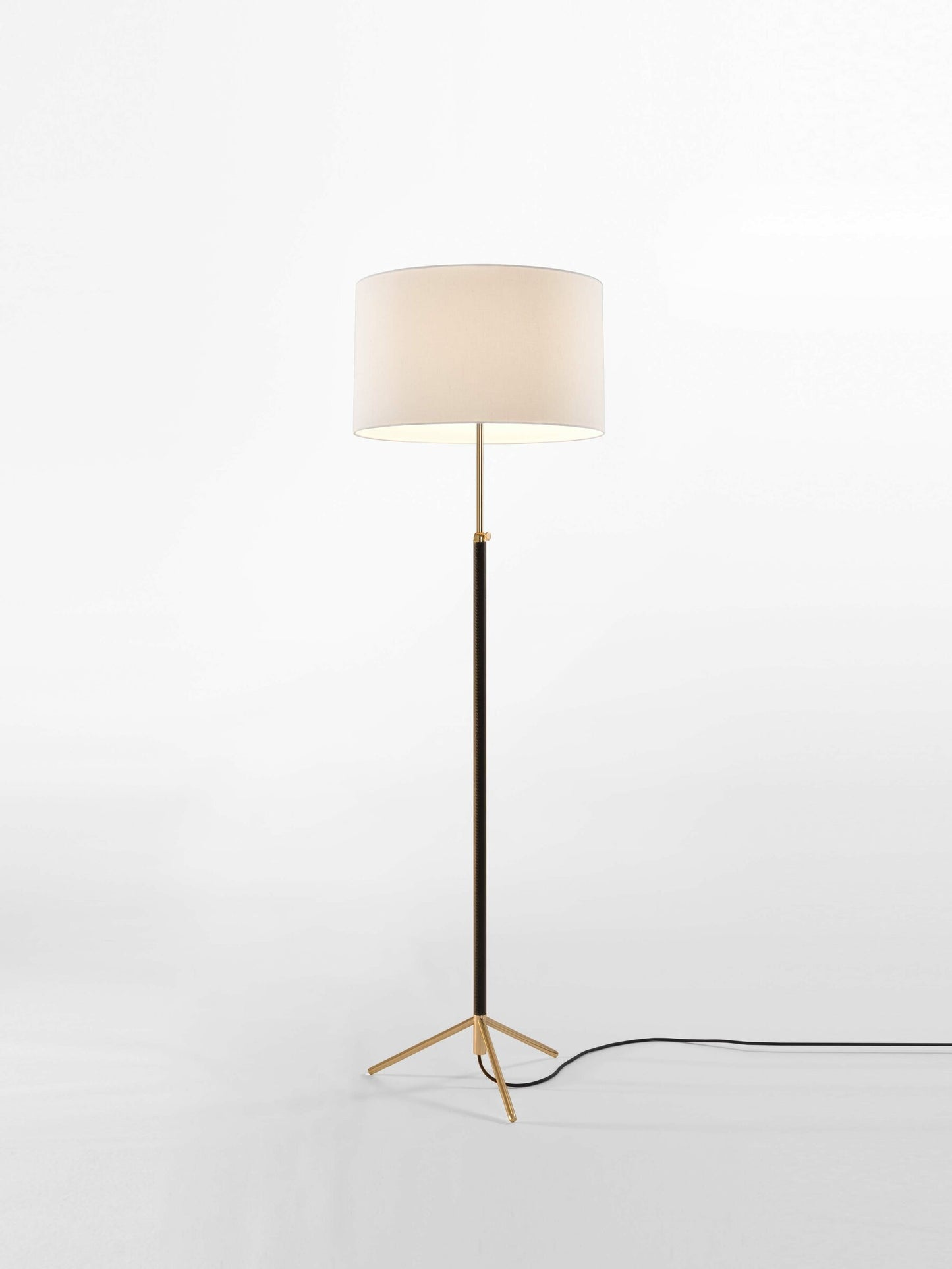 Santa & Cole Pie de Salón G2