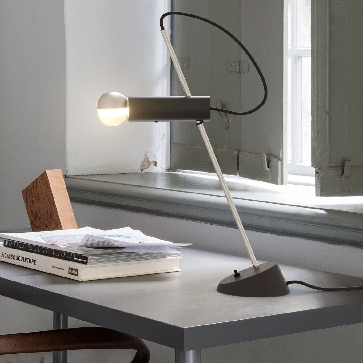 Astep Model 566 table