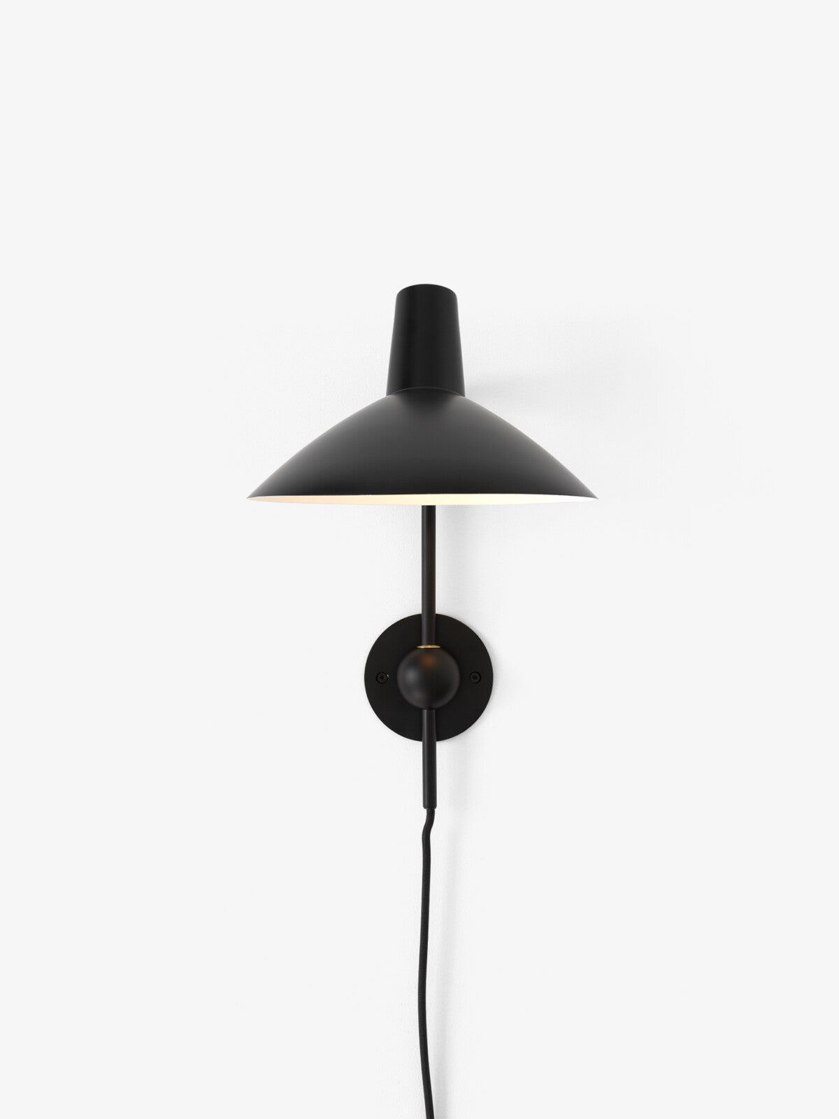 &Tradition Tripod HM12