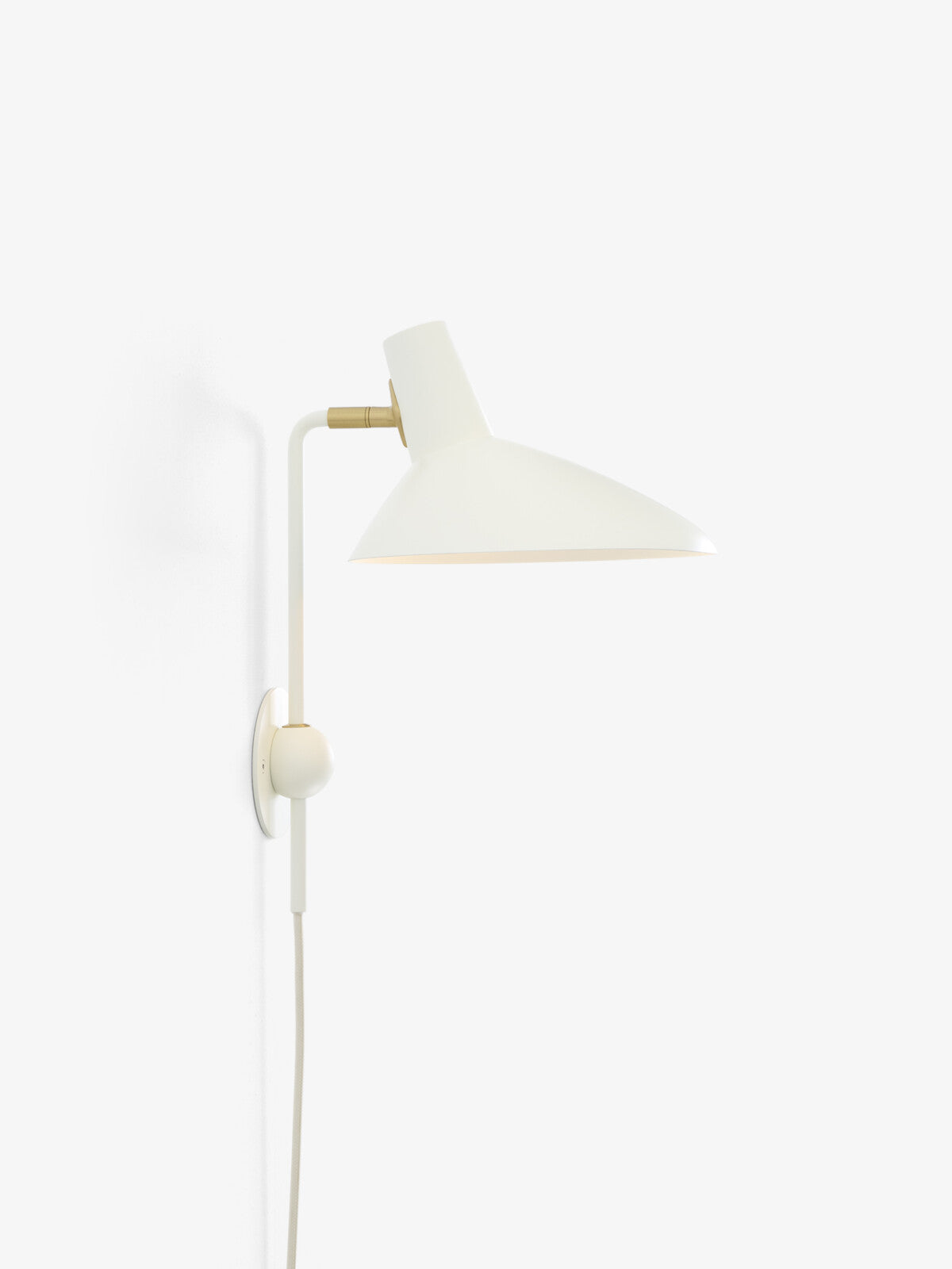 &Tradition Tripod HM12